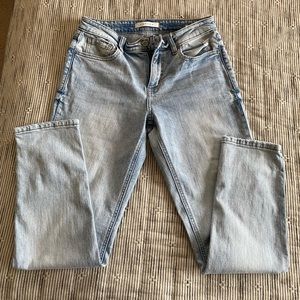 Eunina Girlfriend Mid Rise Jeans Great Condition